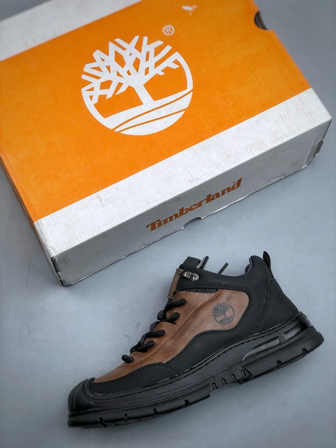 Local self-pickup💰520 supports store Timberland/Timberland classic 25ss new mid-top (plus velvet) Classic re-engineered brand new upgrade Guangdong factory quality Original box original packaging The fabric is made of Italian top frosted cowhide with anti-odor and anti-corrosion genuine leather latex insoles to give you a perfect wearing experience High-quality and durable, a must-have for sportsmen Specially designed to treat those who are not handsome High-quality feet with first-class feel Exclusive supply Official product number: TB23066 Size: 39 40 41 42 43 44